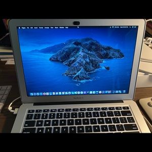MacBook Air 13 Inch Screen 128GB Storage 4GB of RAM 1.6 GHZ Intel Processor